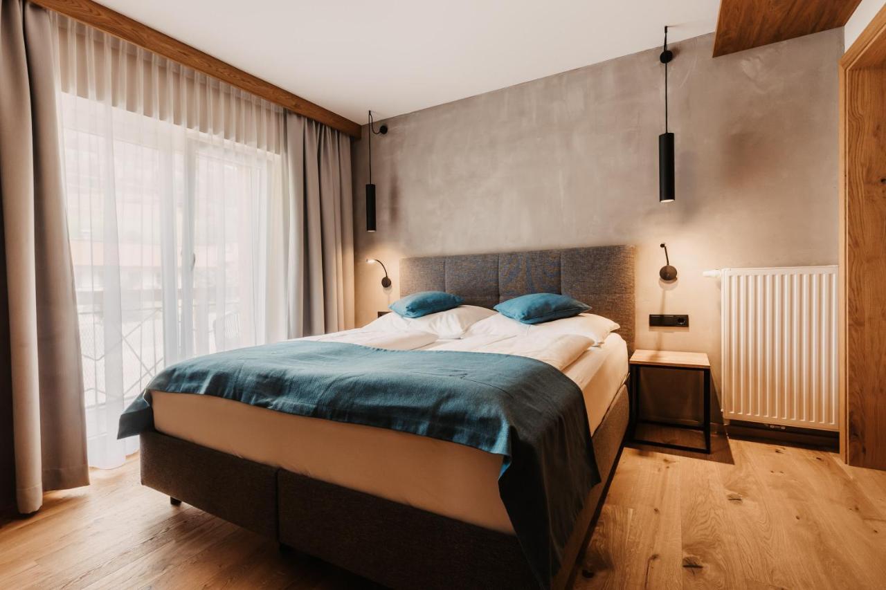 Three-Bedroom Apartment,1584850289:JPEG