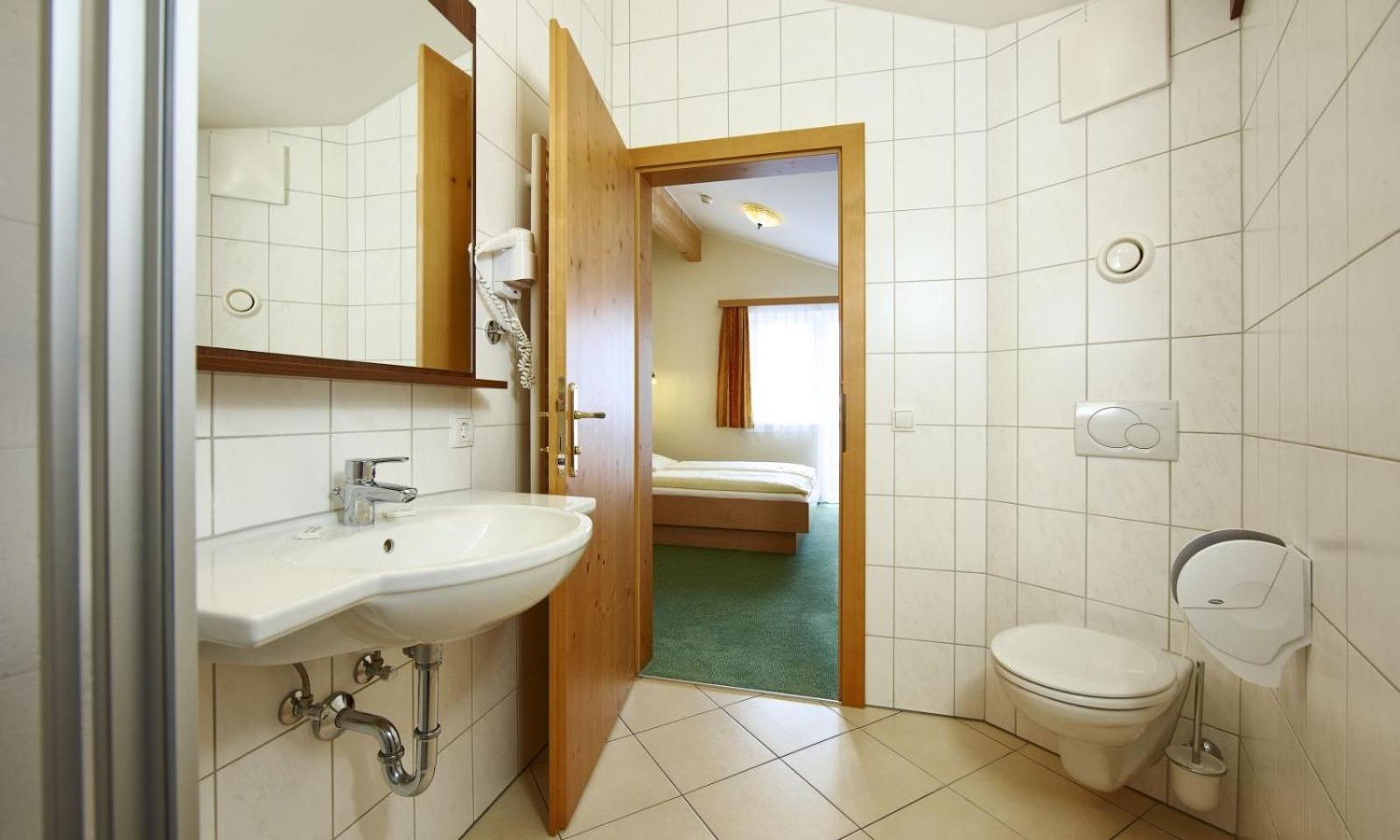 Quadruple Room,1756574834:JPEG